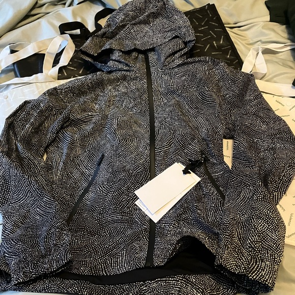 NWT Lululemon Here To Move Jacket, Sz 6, Free Spirit Alpine White Black - Picture 7 of 14